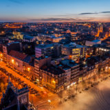 Avond over het Ladeuzeplein